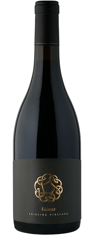 The 2016 Fáinne Pinot noir with Celtic Knot on the label